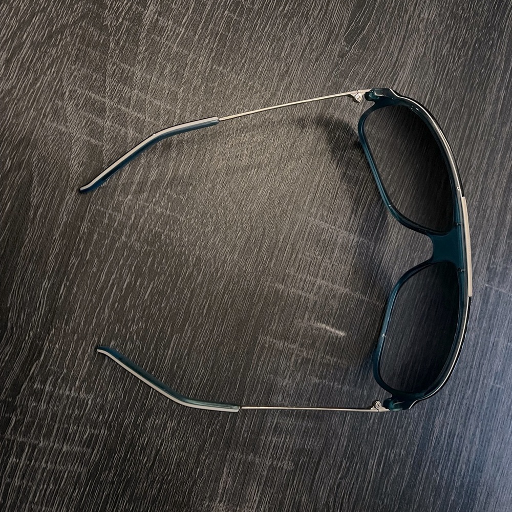 Carrera Safari..Men’s sunglasses stored in original case…